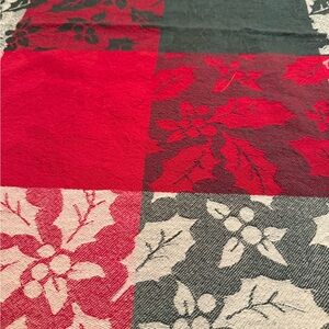 St. Nicholas square Xmas holly 100% cotton tablecloth with 4 matching napkins